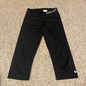 Nike Pro Dri-Fit capri workout pant
